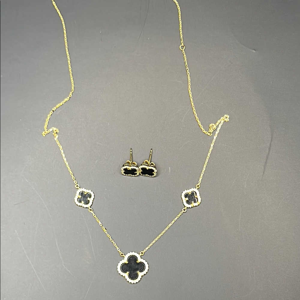 Elegant Gold and Black Clover Necklace and Earring Set